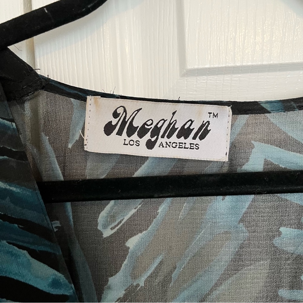 MEGHAN LA Tropical Split Long Sleeve High Low Dress Size S - Picture 4 of 9